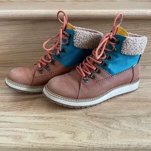 Toms Mesa Hiking Boot 6.5 Leather Brown Tan Teal Blue Lace Up Ankle